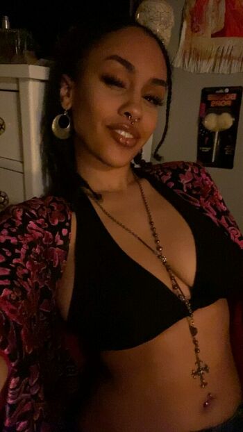 Aaliyeezy