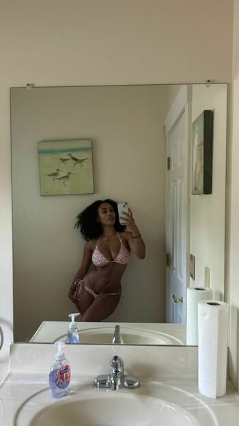 Aaliyeezy