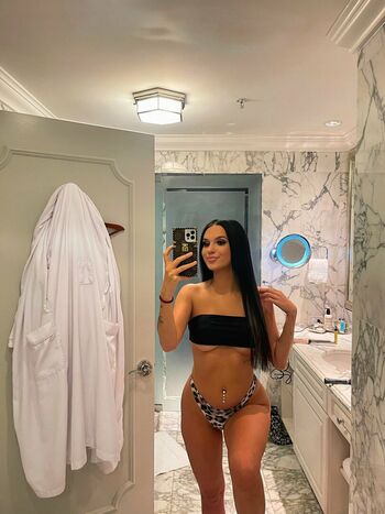 Abbie_nb
