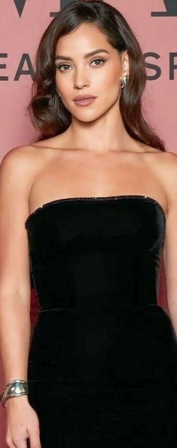 Adria Arjona