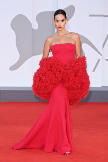 Adria Arjona