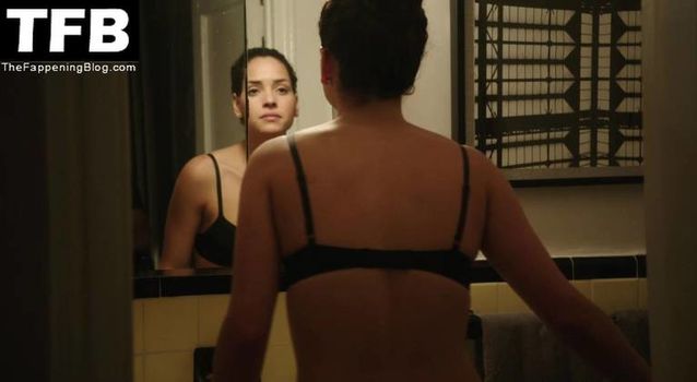 Adria Arjona