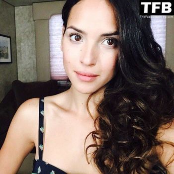 Adria Arjona