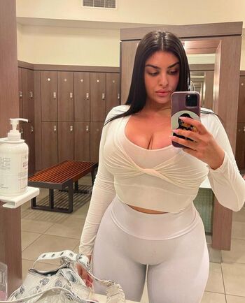 Adriana Sahar