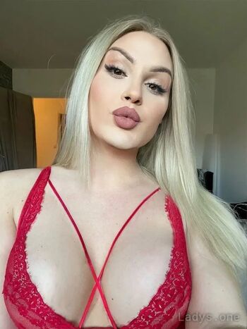 Aisha Moon