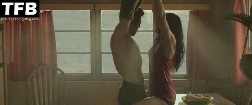 Aislinn Derbez
