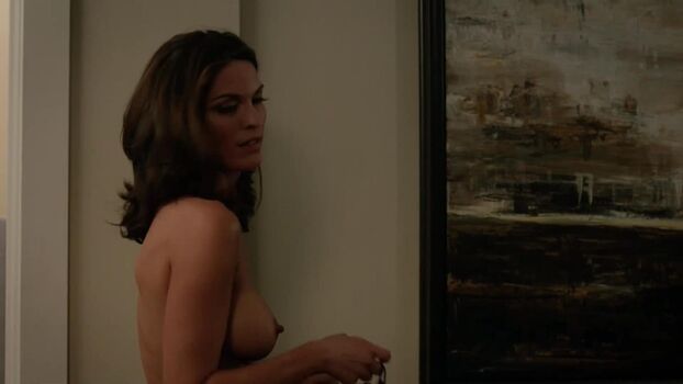 Alana De La Garza