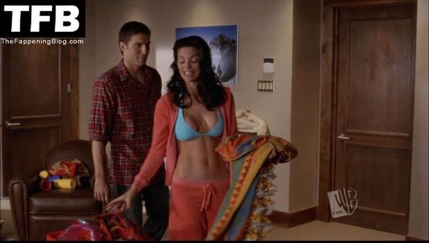 Alana De La Garza