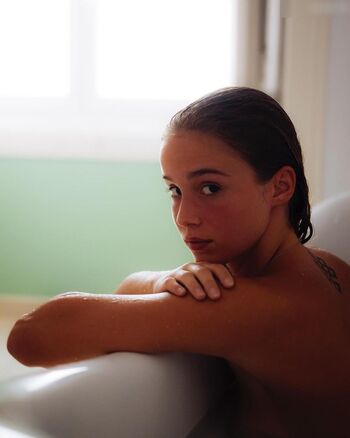Alba Baptista