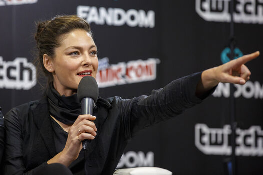 Alexa Davalos