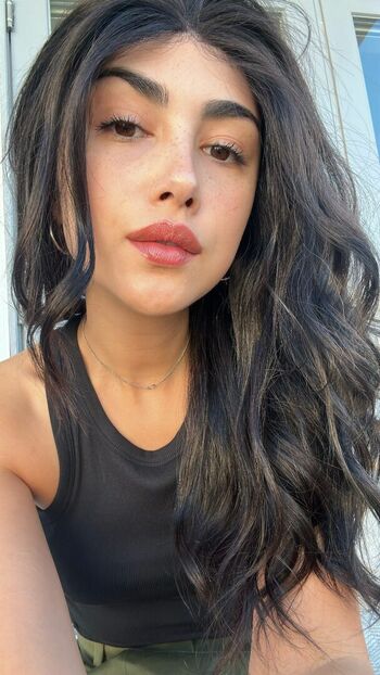 Alexa Mansour