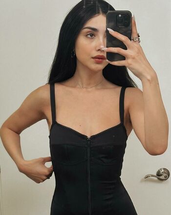 Alexa Mansour