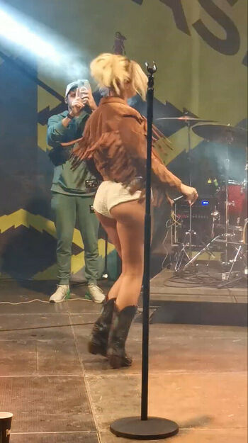 Alexandra Stan