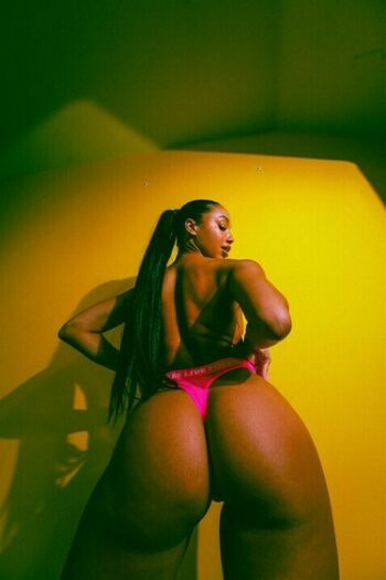 Alexis Tae