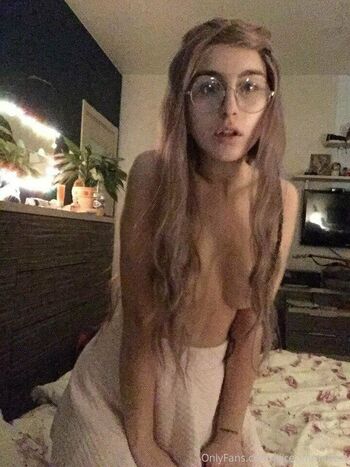 alice_immodest