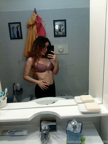 alice_inwonderland96