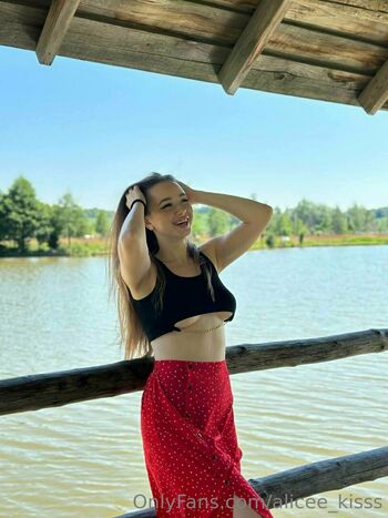 alicee_kisss