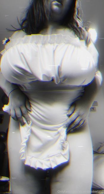 aliceinboobieland
