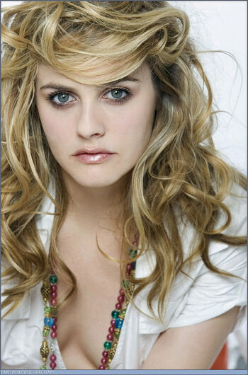 Alicia Silverstone