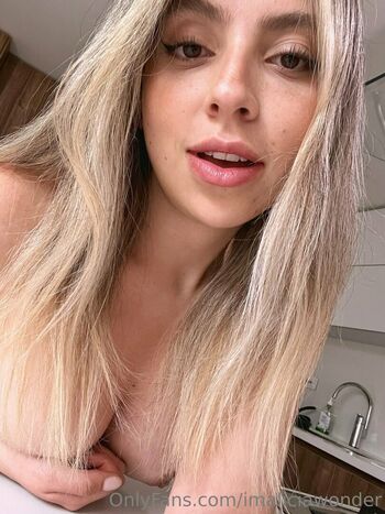 AliciaWonder_