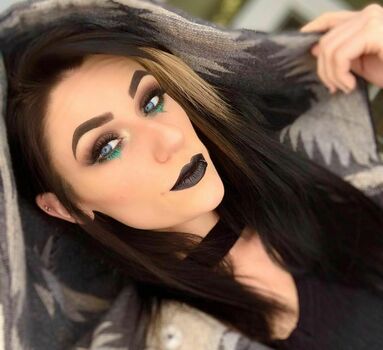 Alikat Goth Girl