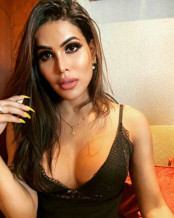 Alina Rai