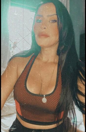 Aline Tavares