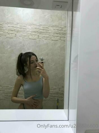 alisa_blanche