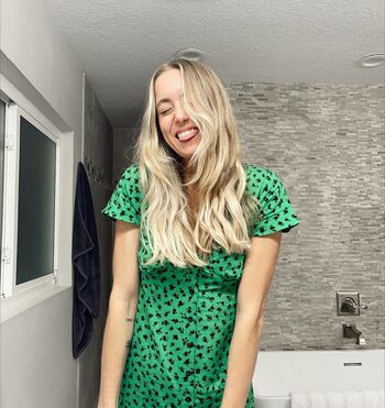Allie Wes ~