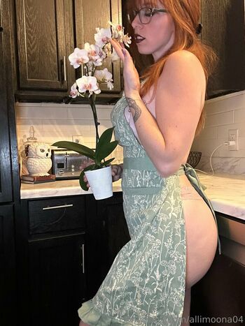Allimoonaxxx