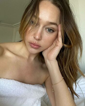 Alycia Debnam Carey