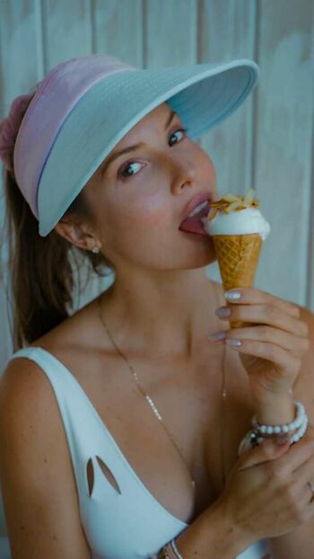 Amanda Cerny