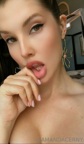 Amanda Cerny