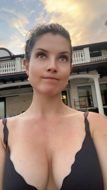 Amanda Cerny