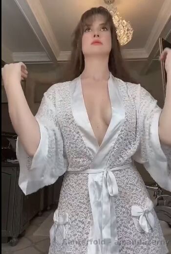Amanda Cerny