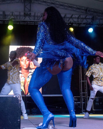 Amara La Negra