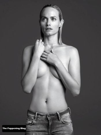 Amber Valletta