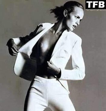 Amber Valletta