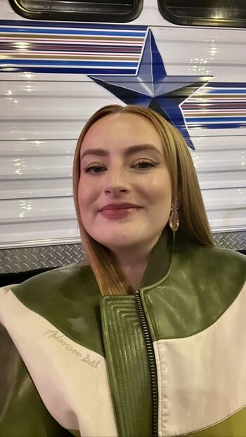 Amelia Dimoldenberg