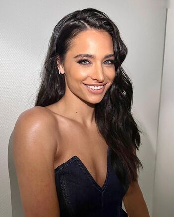 Amira Pocher