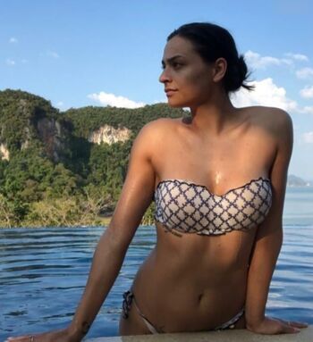 Amira Pocher