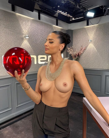 Amira Pocher