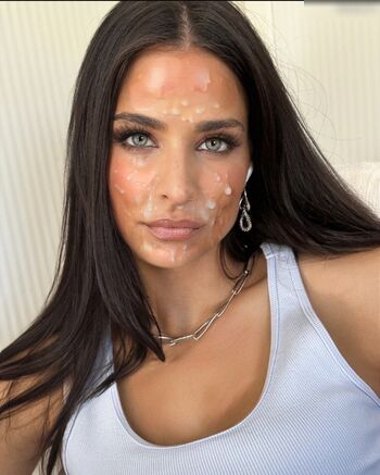 Amira Pocher