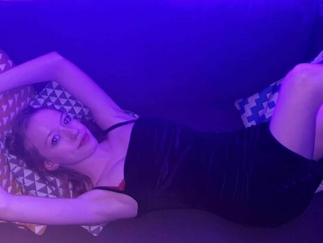 Amybeth McNulty