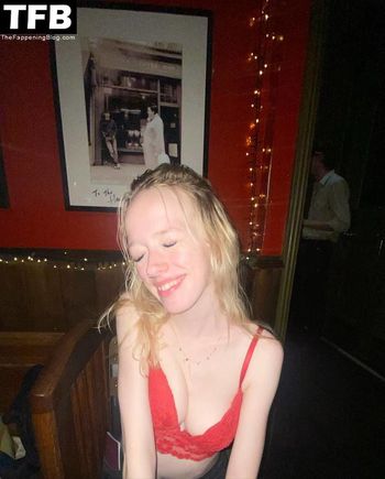 Amybeth McNulty