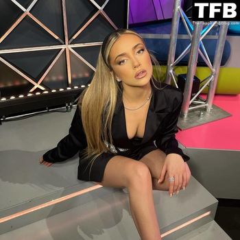 Ana Mena