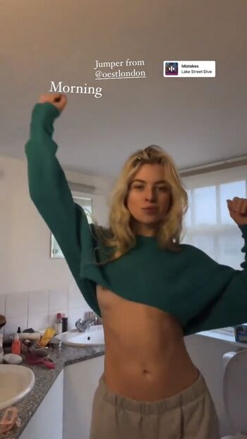 Anais Gallagher