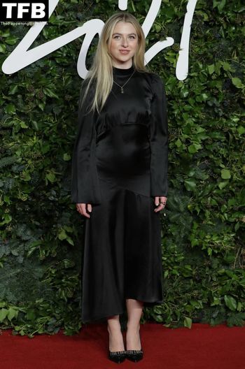 Anais Gallagher