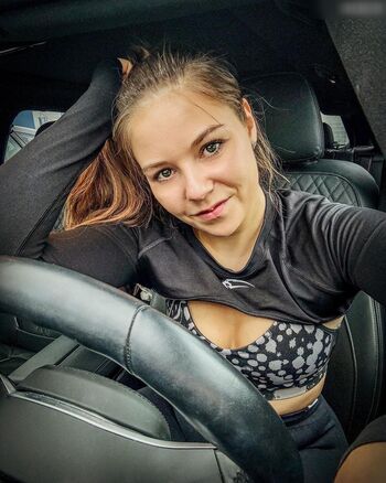 Anastasia_rose_official