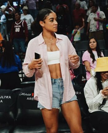 Andraya Carter